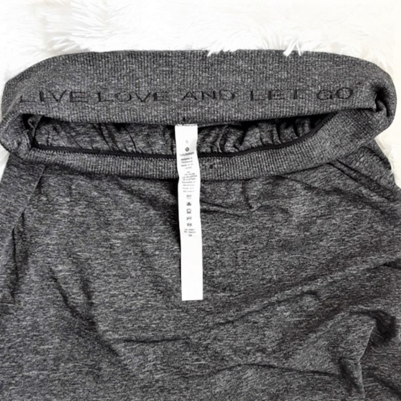 [SOLD] NWT lululemon Boulevard Bliss Skirt Sz 6 - Picture 3 of 8